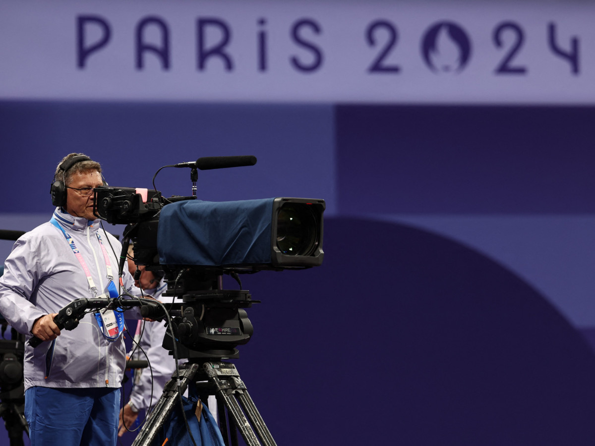 A cameraman working at the Paris 2024 Olympic Games. GETTY IMAGES
