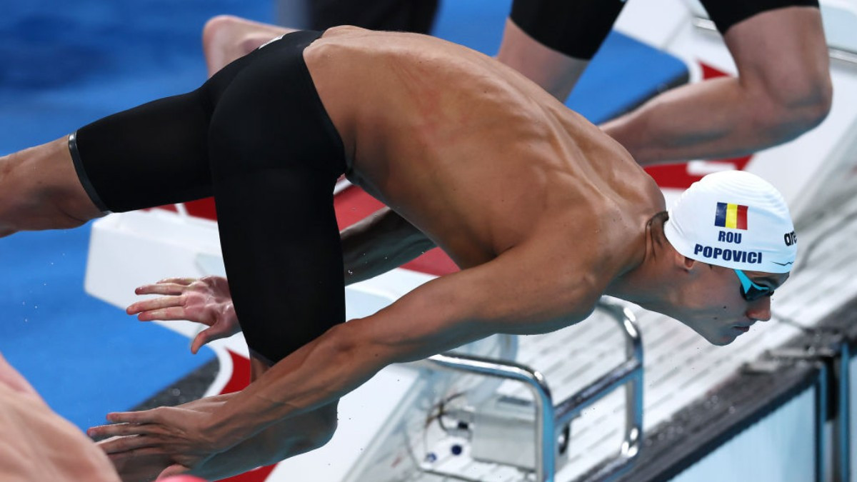 Popovici wins gold in the 200m freestyle. GETTY IMAGES
