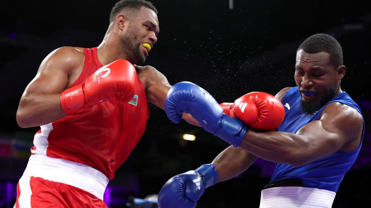 
Cesar La Cruz, in blue, double Olympic champion, during his bout at Paris 2024. GETTY IMAGES