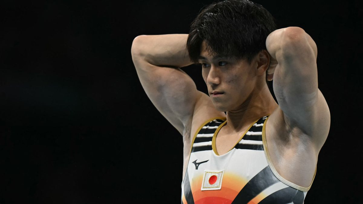 Hashimoto reacts after competing in the pommel horse event at the final. GETTY IMAGES