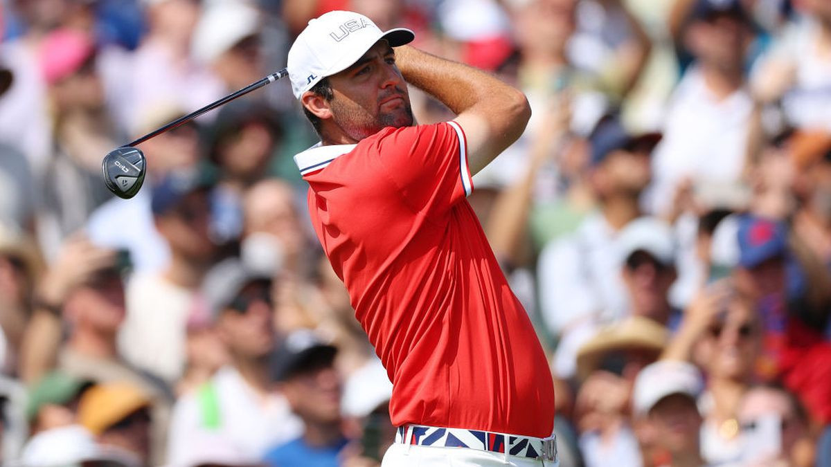 Scottie Scheffler tees off on the seventh hole at Le Golf National. GETTY IMAGES