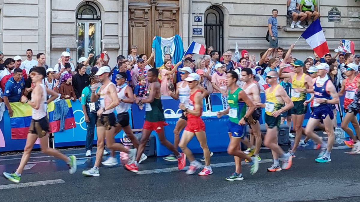 Paris's Trocadero streets came alive with festivities as the athletics events kicked off at the 2024 Games. RDP / INSIDE THE GAMES