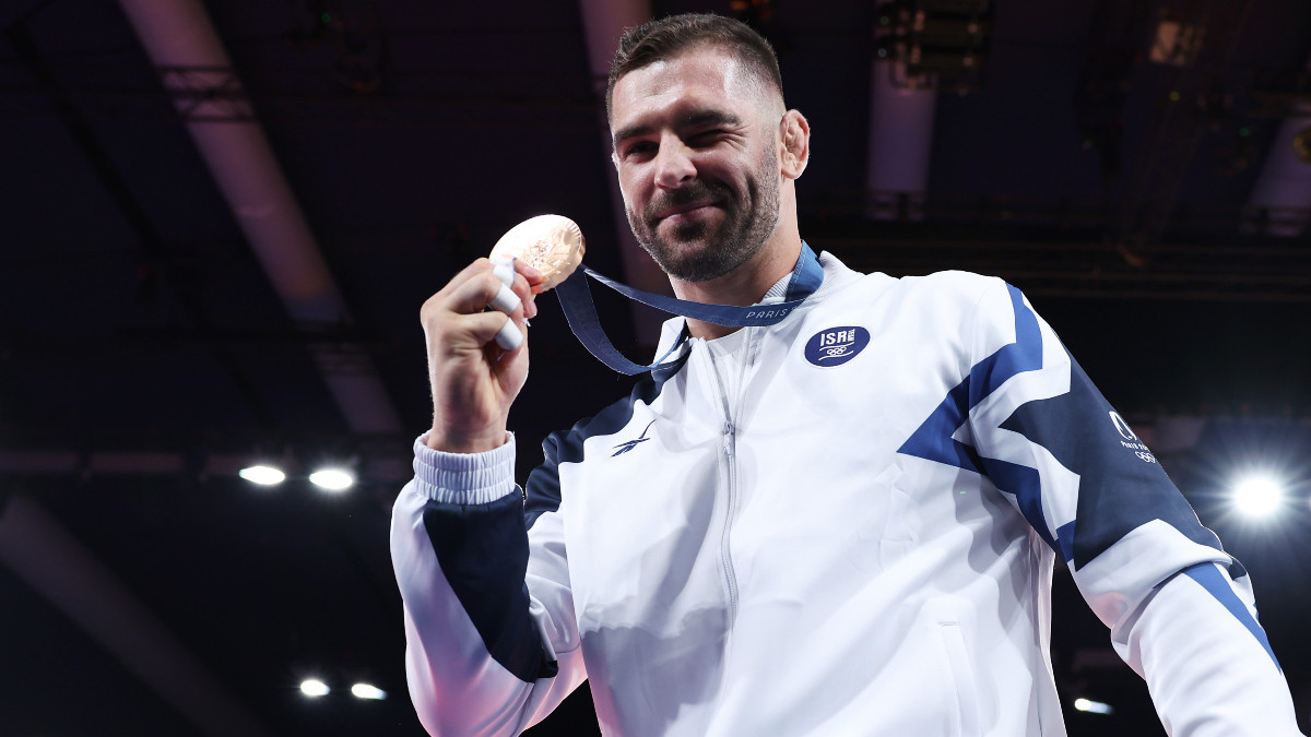 Peter Paltchik with first medal of Israel at Paris 2024. GETTY IMAGES