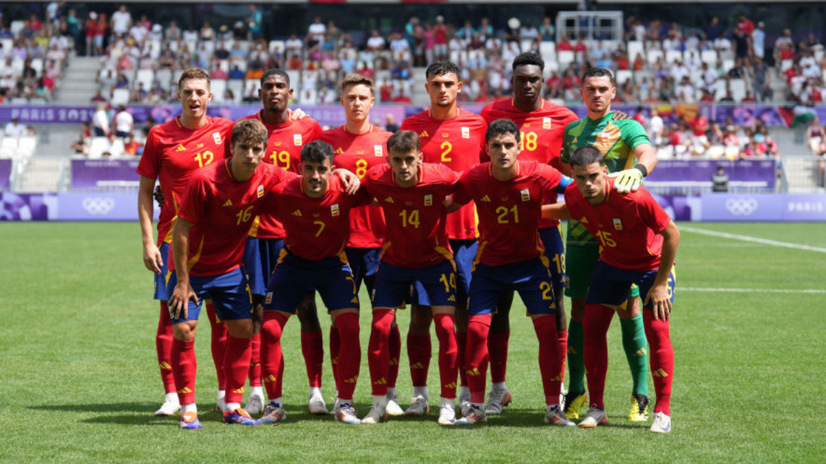 Players of Spain pose during Paris 2024 at Nouveau Stade de Bordeaux on 30 July 2024. GETTY IMAGES