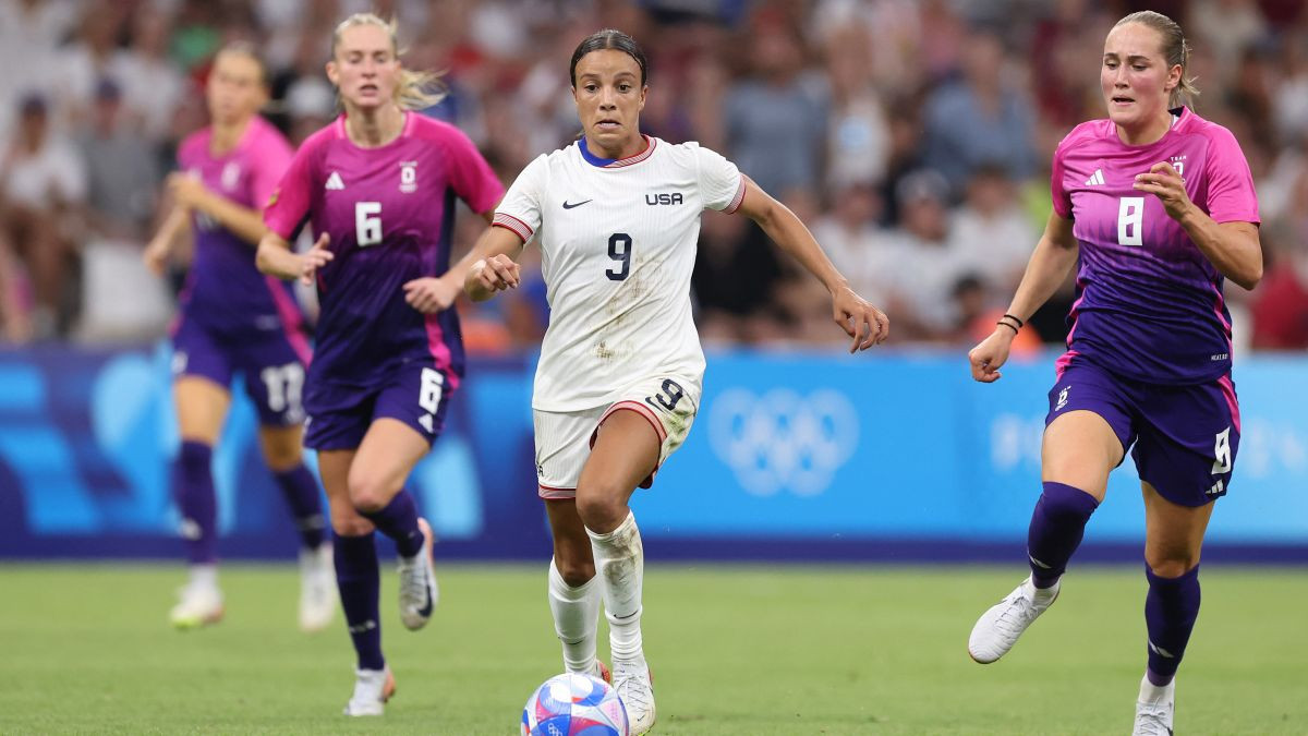 Swanson during the match between United States and Germany. GETTY IMAGES