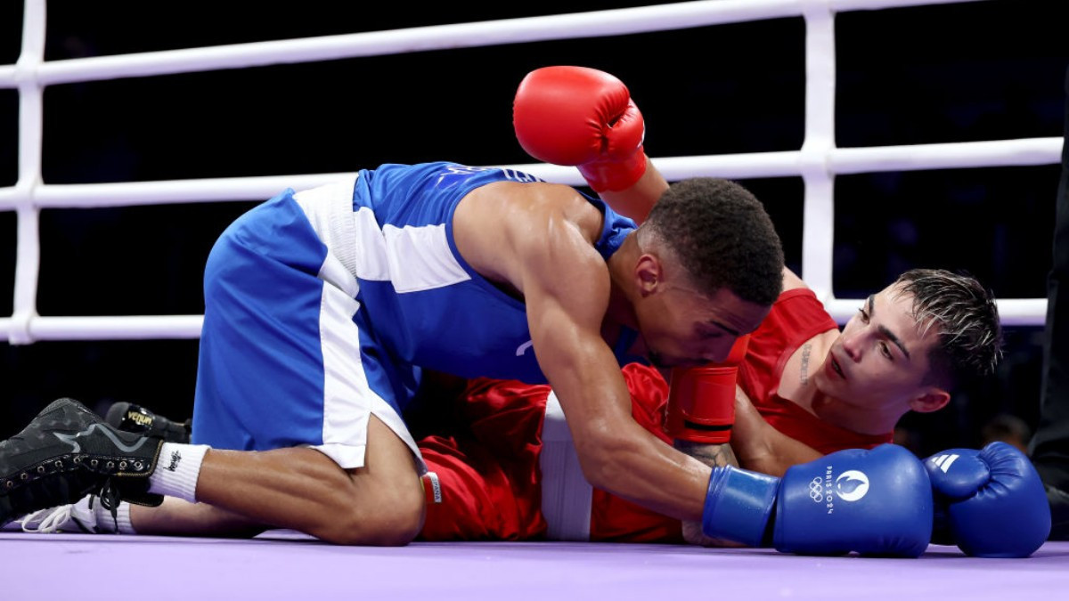 Junior Alcántara (blue) defeated the Spaniard Rafa Lozano. GETTY IMAGES