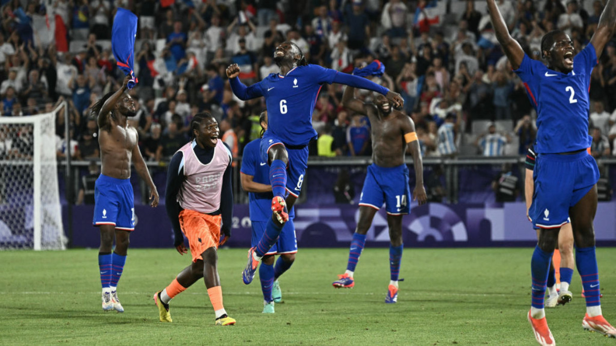 France advance to the semi-finals with a tough win over Argentina. GETTY IMAGES