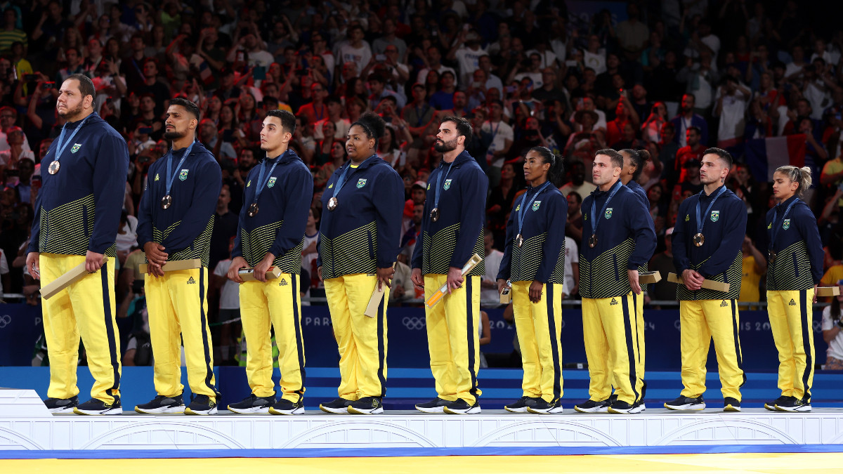 Brazil National team with the bronze medals. GETTY IMAGES