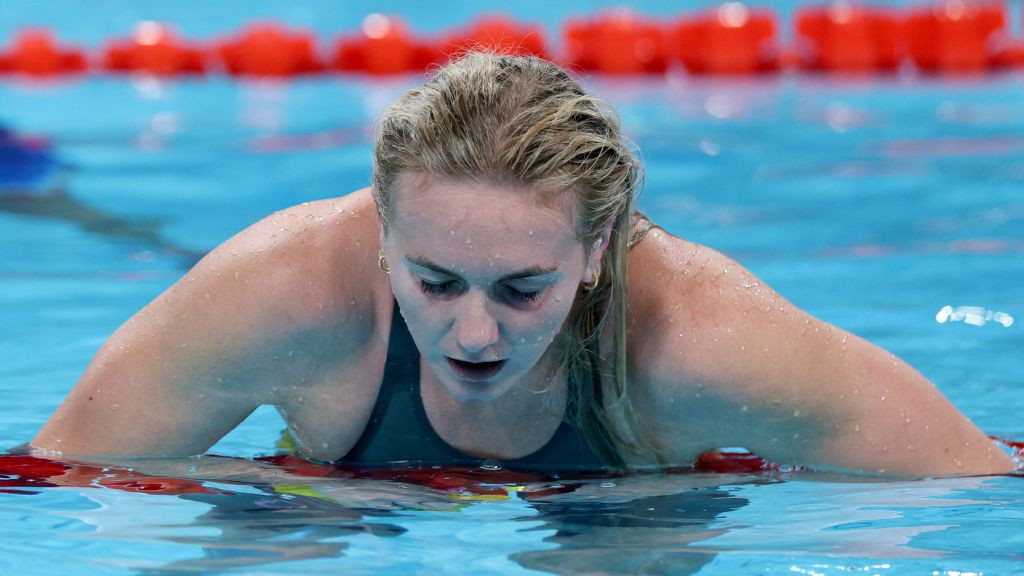 Ariarne Titmus of Team Australia reacts after winning silver in the Women's 800m Freestyle