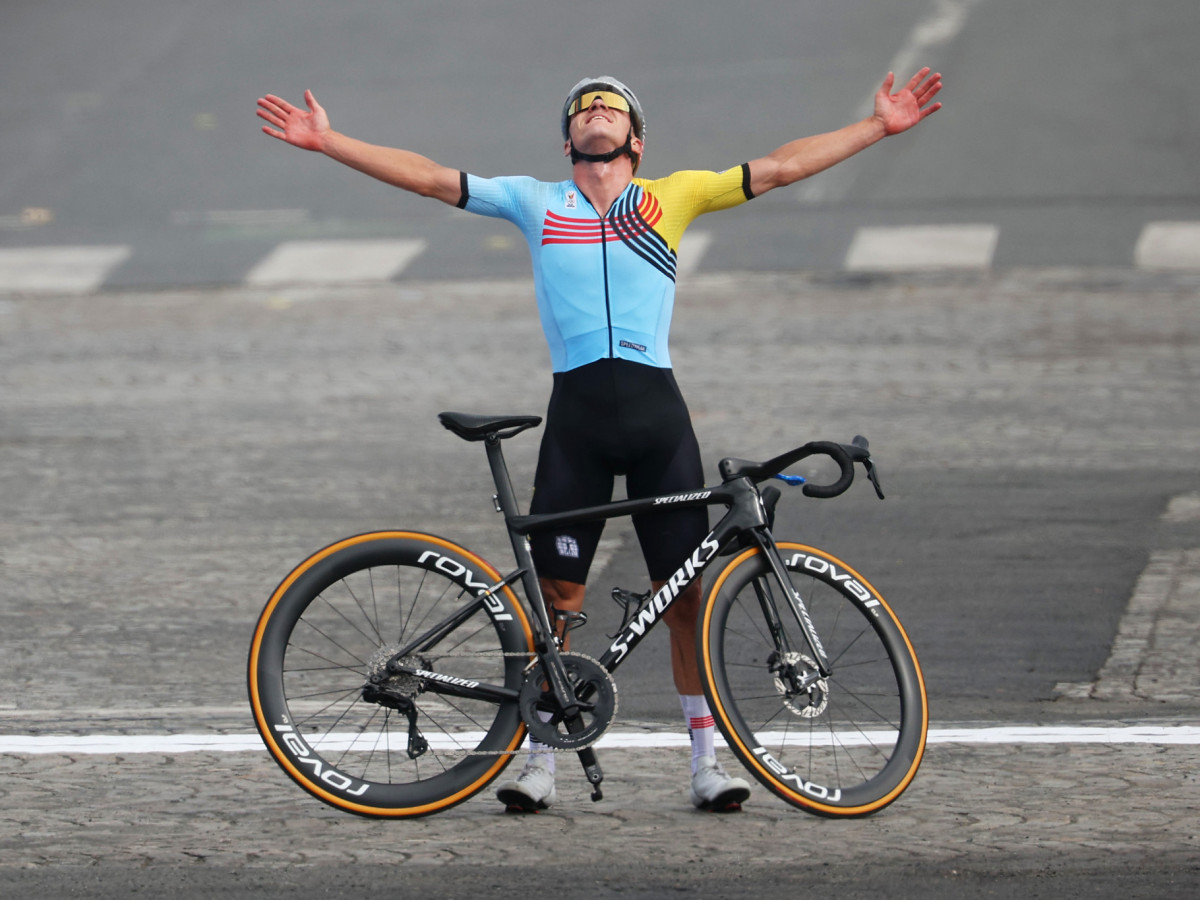 Remco Evenepoel produce a memorablOlympic moment. GETTY IMAGES