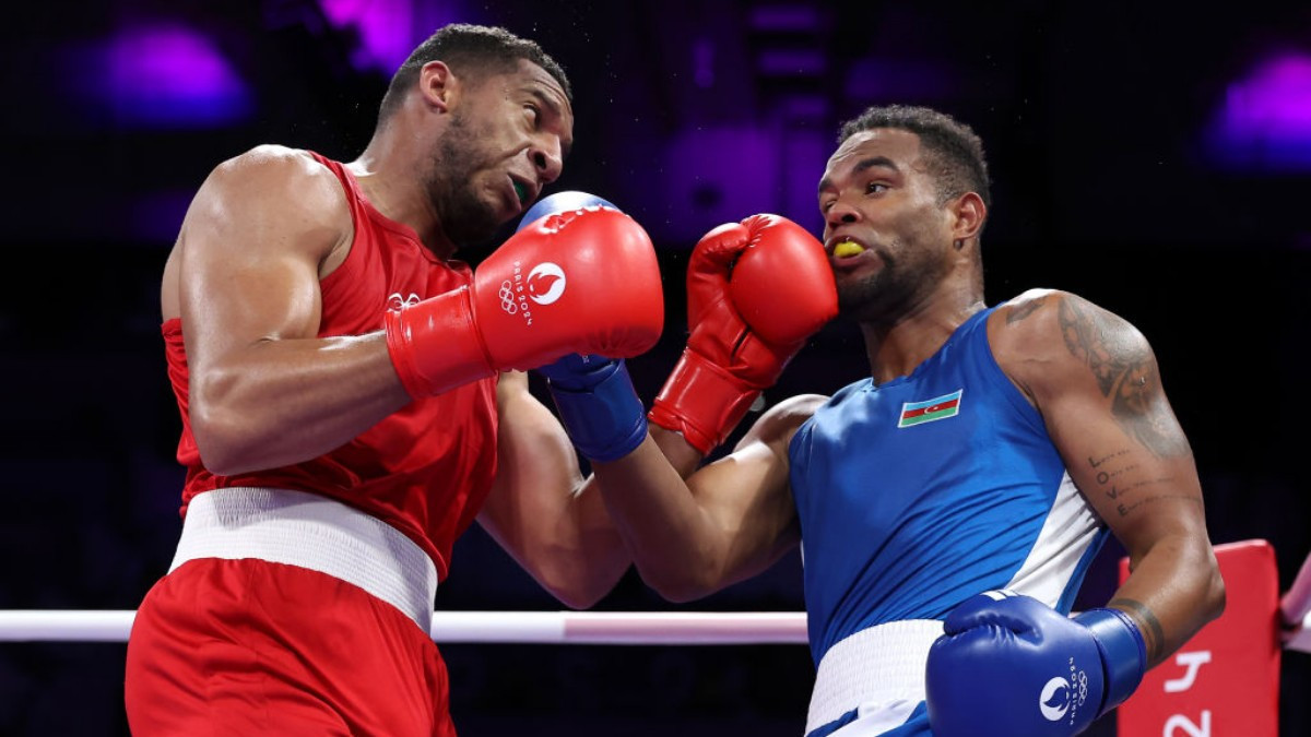 Reyes Pla and Loren Berto in action during their bout in Paris. GETTY IMAGES