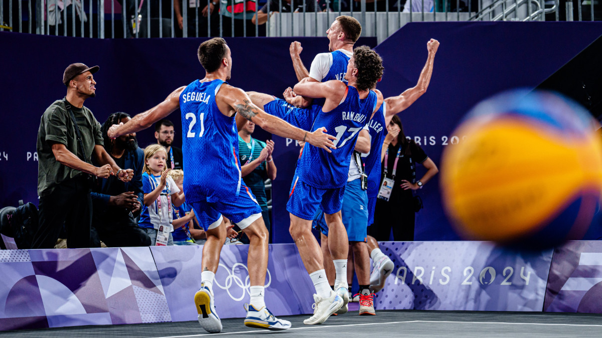 France secure their place in the 3x3 semi-finals. X / 3x3 FFBB