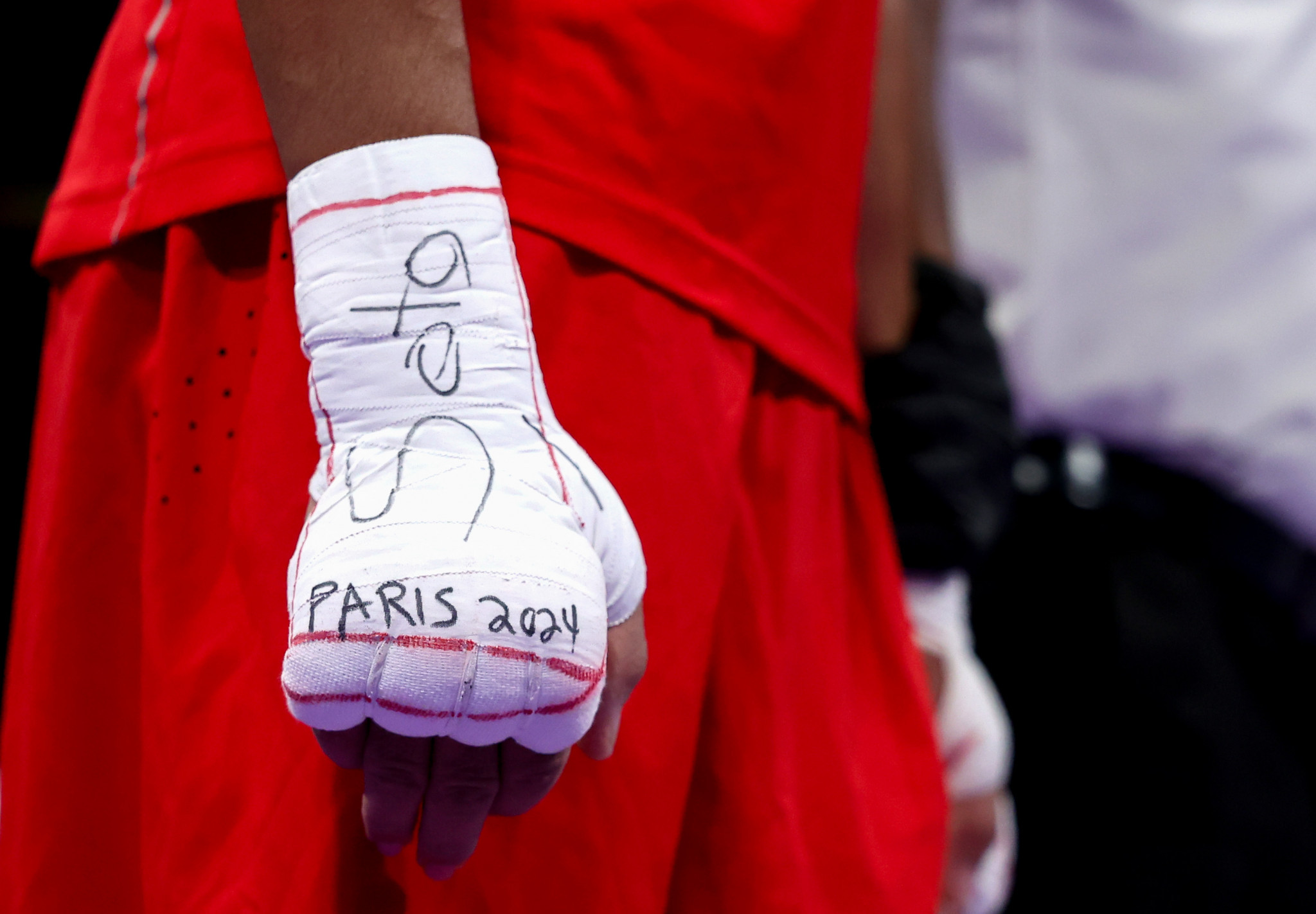 Photo of Imane Khelif's fist. GETTY IMAGES