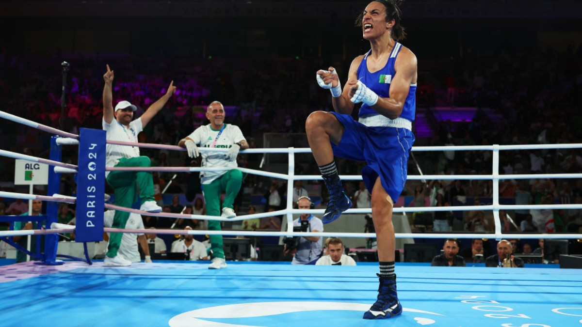 
Imane Khelif celebrates her advance to the final in 66 kg. GETTY IMAGES