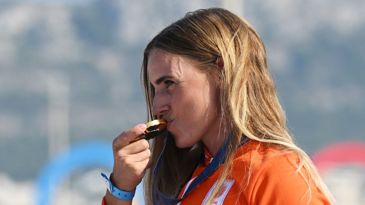 Bouwmeester celebrates at the medal ceremony. GETTY IMAGES