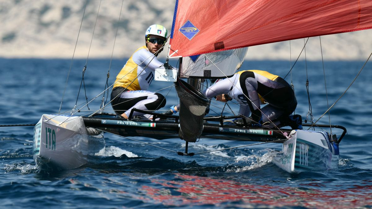 Ruggero Tita and Catarina Marianna Banti compete in the medal race of the mixed Nacra 17 multihull. GETTY IMAGES