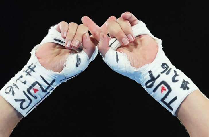 Boxing: A gesture of protest and a direct blow to the IOC. GETTY IMAGES