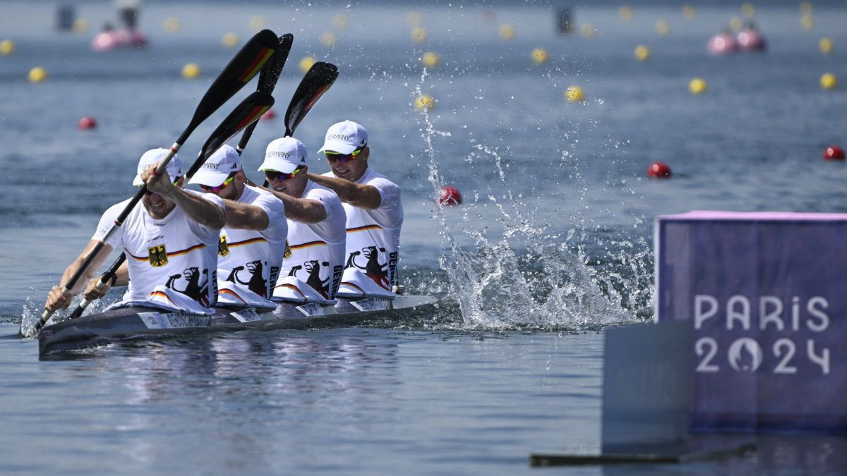 Rendschmidt, Max Lemke, Jacob Schopf and Tom Liebscher-Lucz compete in the men's kayak four 500m final. GETTY IMAGES