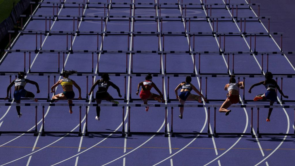  general view of athletes competing in the Women's 100m Hurdles Repechage. GETTY IMAGES