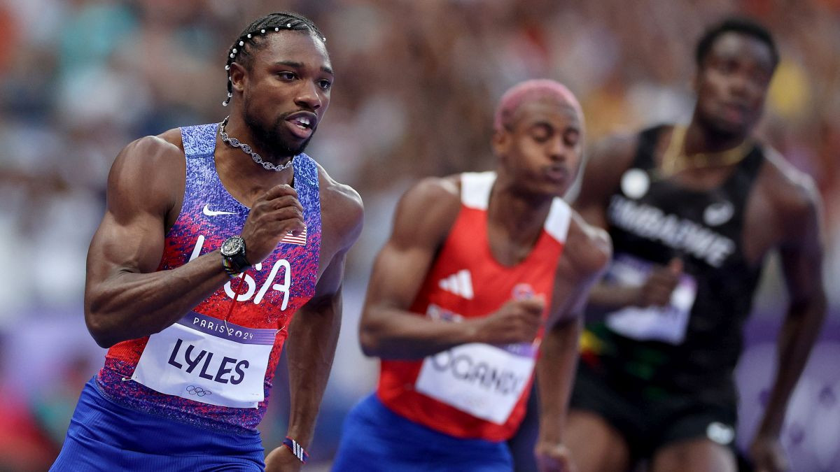 Lyles competes during the Men's 200m Final. GETTY IMAGES