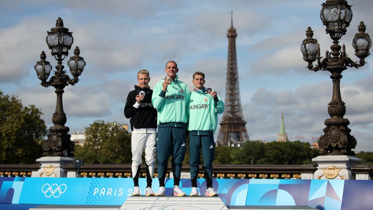 Kristof Rasovszky with gold (C), Oliver Klemet with silver (L) and David Betlehem with the bronze (R). GETTY IMAGES