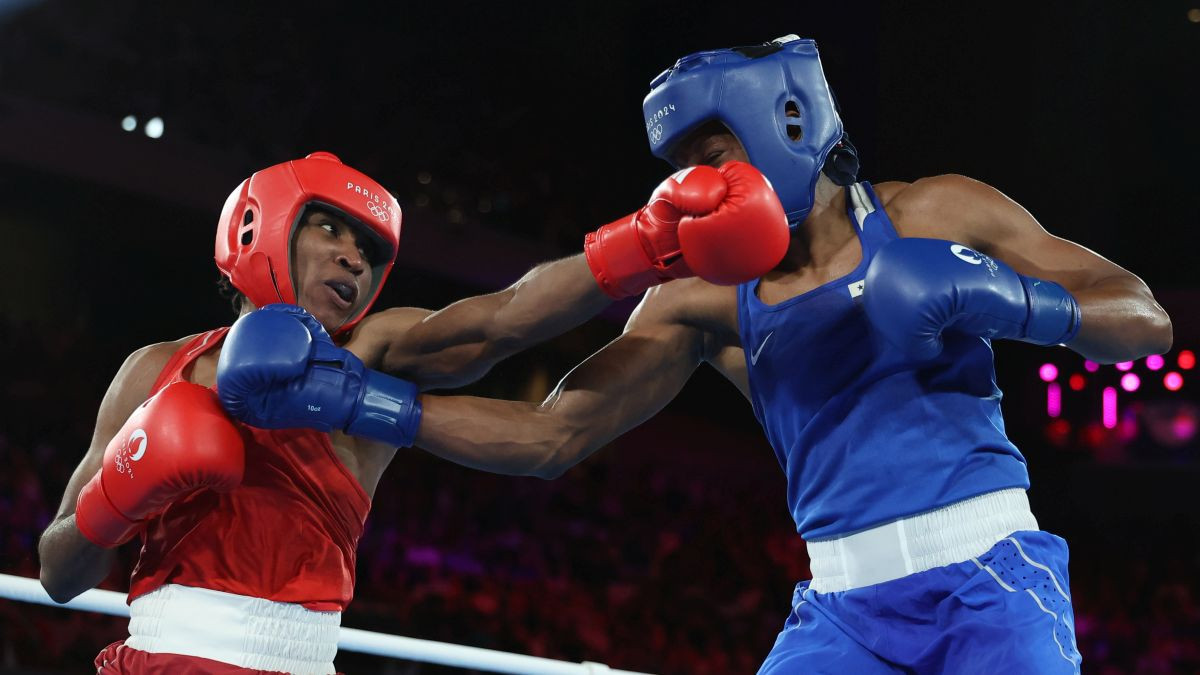 Ngamba and Bylon exchange blows during the semifinal. GETTY IMAGES