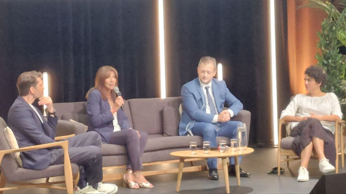 Anne Hidalgo, Mayor of Paris since 2014, was the focal point at the Paris Media Centre in front of hundreds of international journalists. RDP / ITG