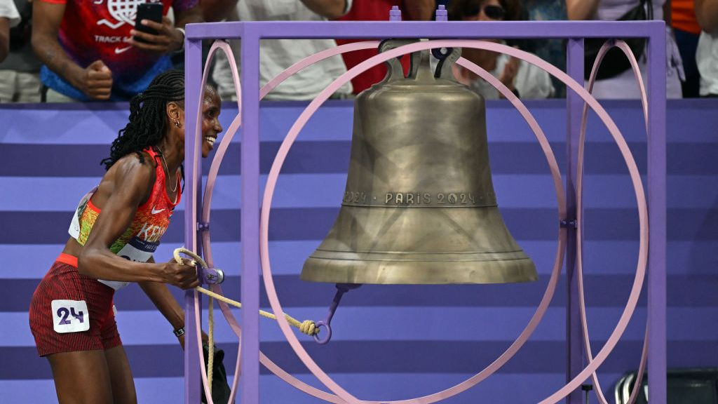 Kenya's Beatrice Chebet celebrates after winning the women's 10000m final