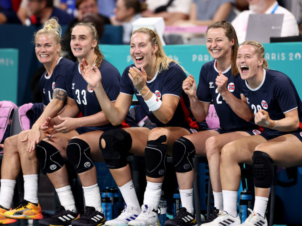  Members of Team Norway react from the bench during the Women's Gold Medal match between Team Norway and Team France GETYY IMAGES