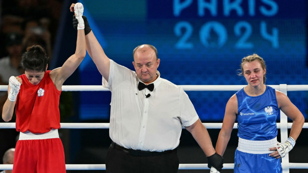 
Lin Yu-Ting celebrates the women’s 57 kg gold medal. GETTY IMAGES