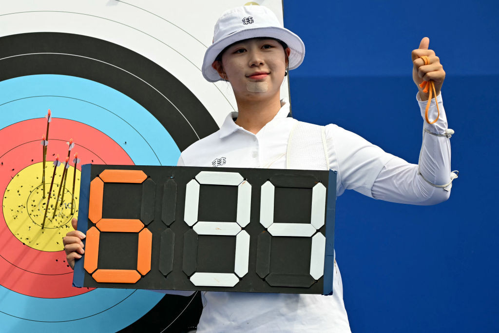 Lim Si-hyeon broke the world record of 692 while winning three gold medals in Paris. GETTY IMAGES