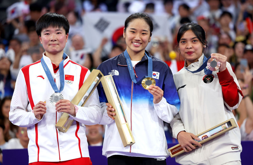 Gold Medallist, Se Young An of Team Republic of Korea, Silver Medallist, Bing Jiao He of Team People’s Republic of China and Bronze Medallist, Gregoria Mariska. GETTY IMAGES