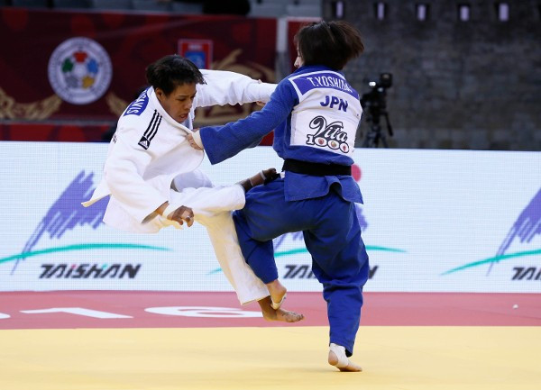 Tokyo Grand Slam winner Tsukasa Yoshida managed to succeed where her team-mate Nagayama had failed as she claimed the women’s under 57kg honours ©IJF