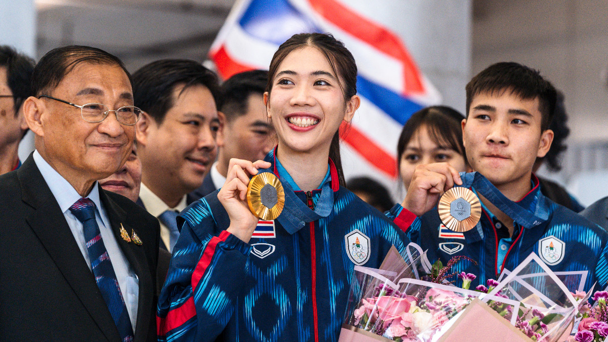 Olympic champion Panipak Wongpattanakit welcomed in Thailand after winning the gold medal. GETTY IMAGES