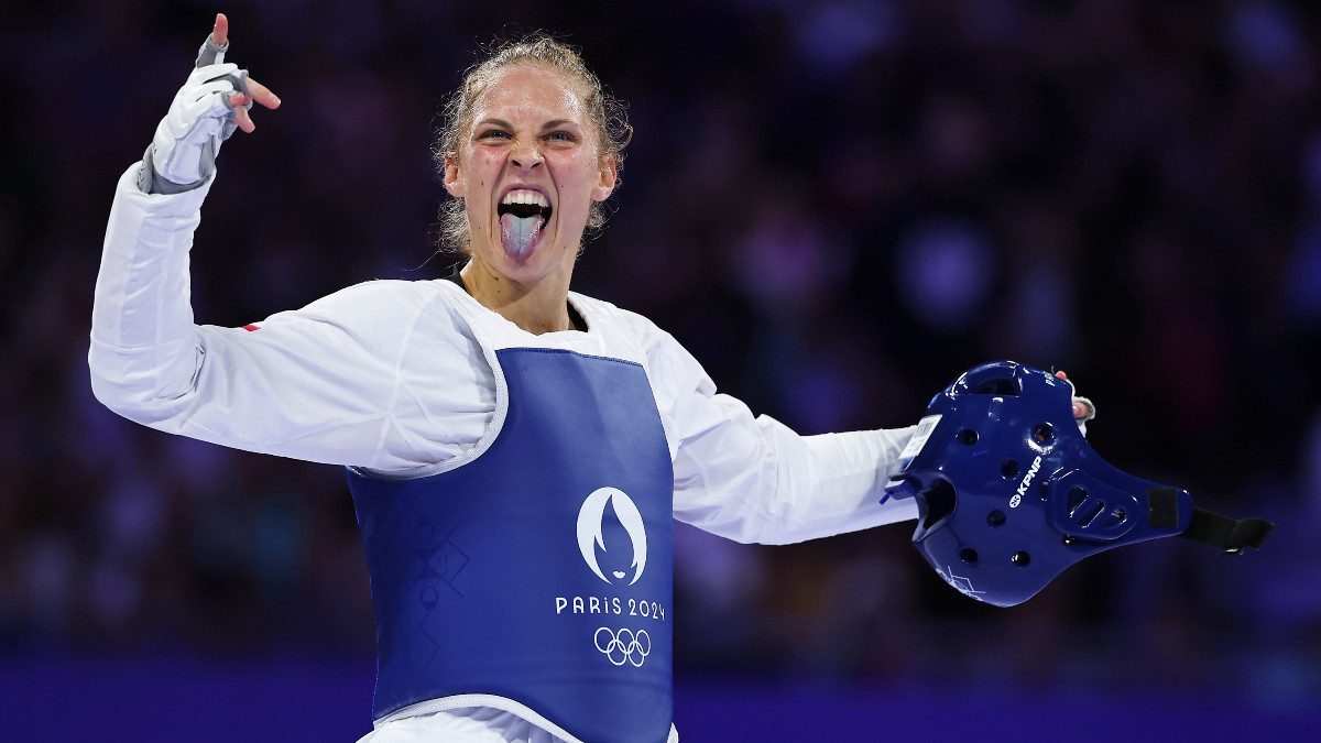 Viviana Marton seconds after becoming an Olympic champion. GETTY IMAGES