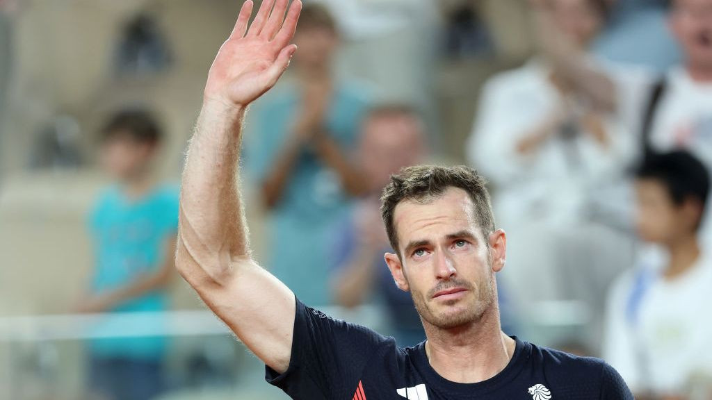 Andy Murray of Team Great Britain acknowledges the crowd. GETTY IMAGES