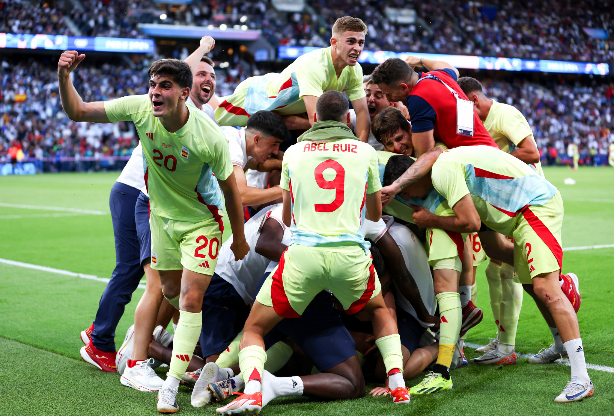 Spain's star-studded men's team go their hands on gold. GETTY IMAGES