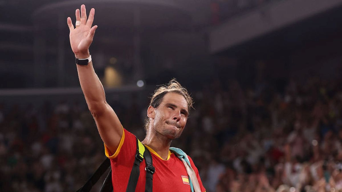 Rafael Nadal leaves the court after his defeat in Men's Doubles. GETTY IMAGES