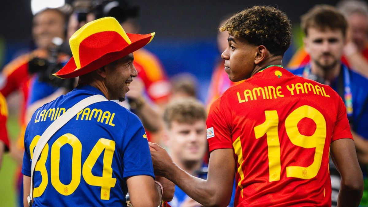 Mounir Nasraoui and his son, Lamine Yamal, celebrating Spain's Euro Championship. 