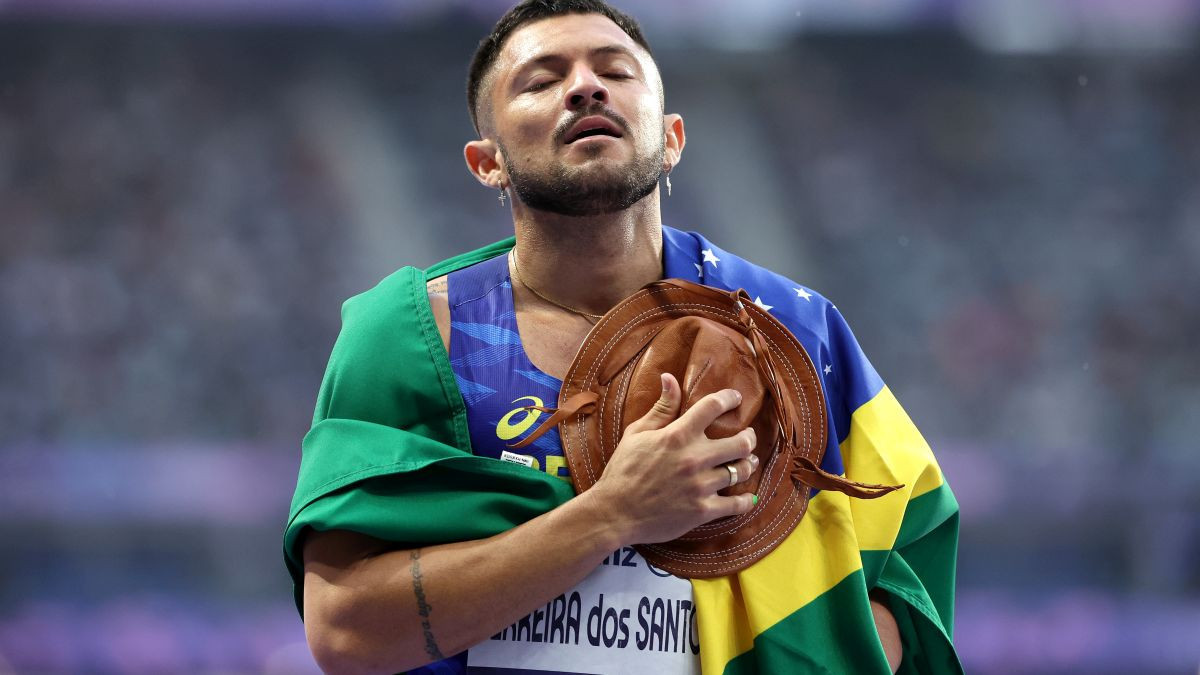 Brazilian Paralympian Petrucio Ferreira wins 100m gold in Paris