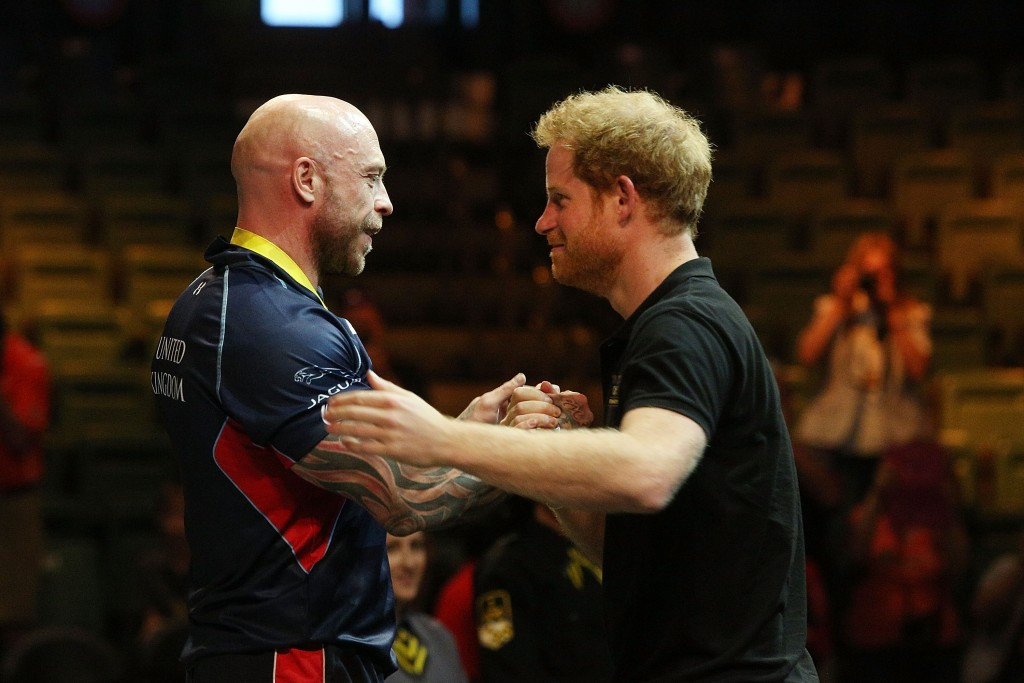 Prince Harry was on hand to present Britain’s first gold medal of the 2016 Invictus Games as Michael Yule won the men’s lightweight powerlifting title in Orlando ©Getty Images 