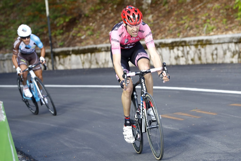 Tom Dumoulin attacked late in the stage to extend his overall race lead