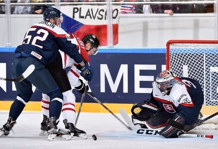 Canada thrashed Slovakia to join Finland in recording five consecutive victories