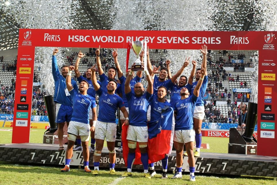 Samoa came from behind to beat Fiji 29-26 and claim their first Cup of the Sevens World Series in Paris today ©World Rugby