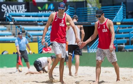 American second seeds Phil Dalhausser and Nick Lucena came through a hard-fought match against Switzerland’s Adrian Heidrich and Gabriel Kissling ©FIVB