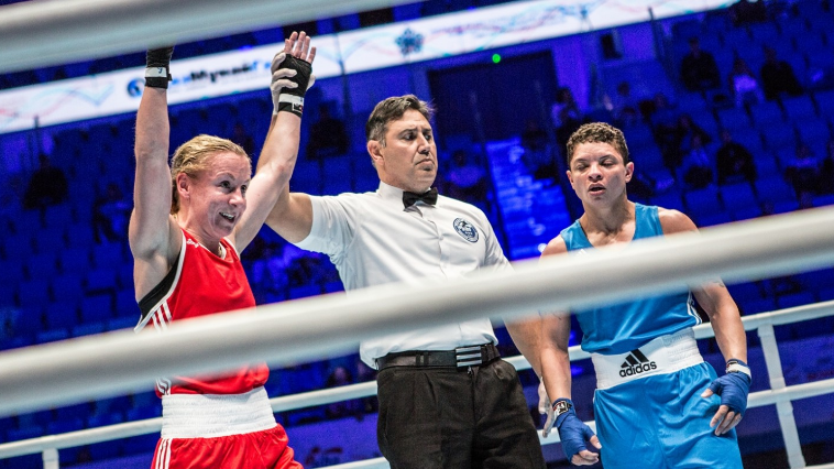 Great Britain’s Lisa Jane Whiteside recorded a unanimous points win over Ukraine’s Snizhana Kholodkova