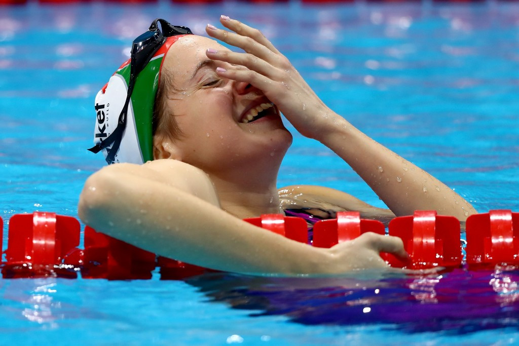 Boglarka Kapas of Hungary celebrates taking 400m freestyle gold ©Getty Images