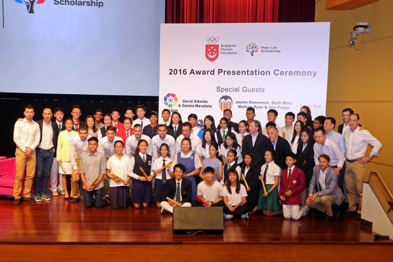 Scholarship recipients pose following the ceremony in Singapore ©SNOC