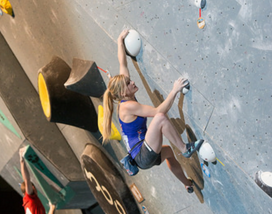 Shauna Coxsey earned her fourth World Cup victory of the season in Innsbruck ©IFSC