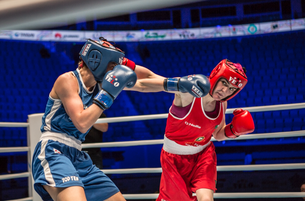 Light welterweight Kellie Harrington (red) overcame Canada's Sara Kali to give her the chance of becoming only the second Irishwoman to claim a World Championship gold medal after Taylor ©AIBA